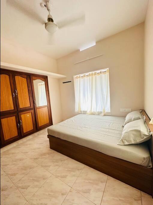 Home At Guruvayur 2 Ac Room,1 Single Bed,Kitchen Eksteriør bilde