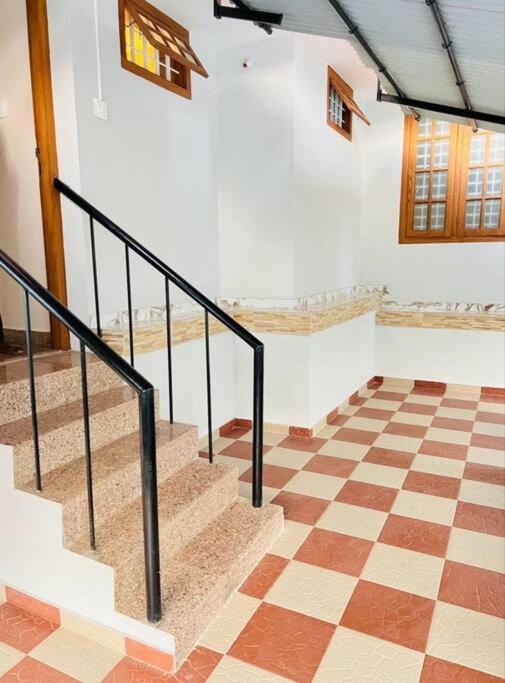 Home At Guruvayur 2 Ac Room,1 Single Bed,Kitchen Eksteriør bilde